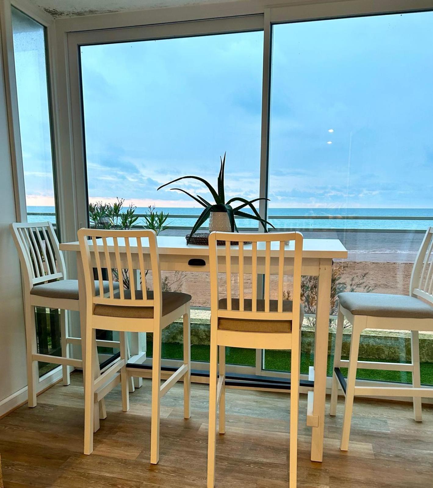 Mettons Les Voiles - Appt Vue Mer Avec Loggia Bernieres-sur-Mer Exterior photo